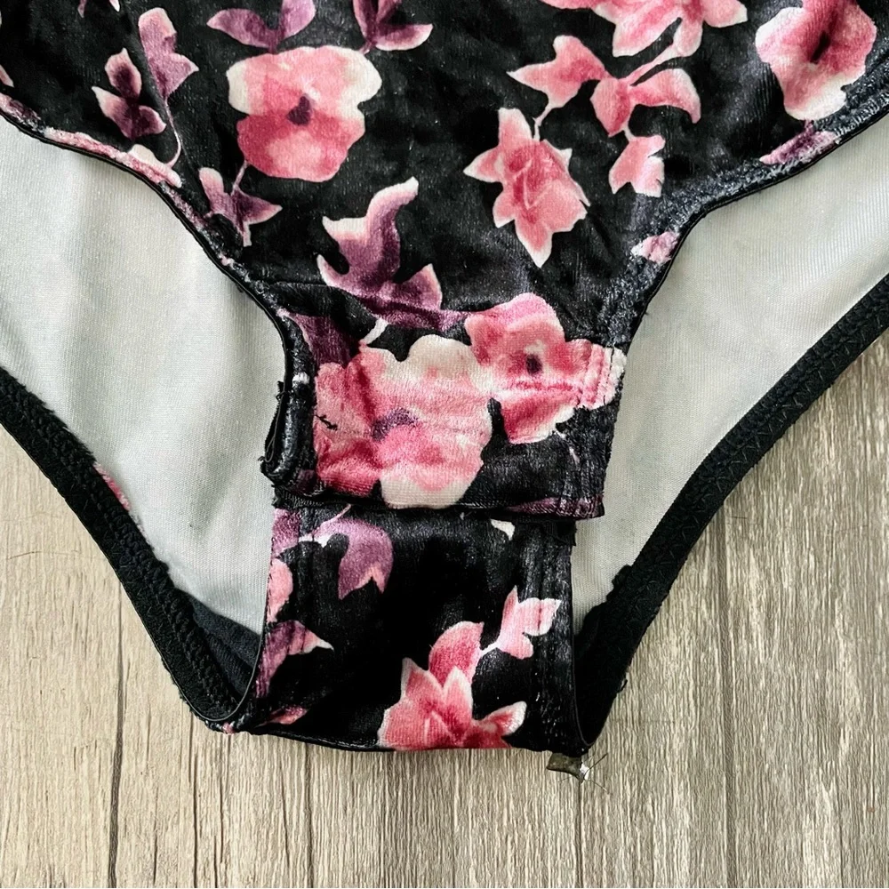 Black Lace & Floral Crushed Velvet Leotard/Bodysuit - Picture 7 of 11